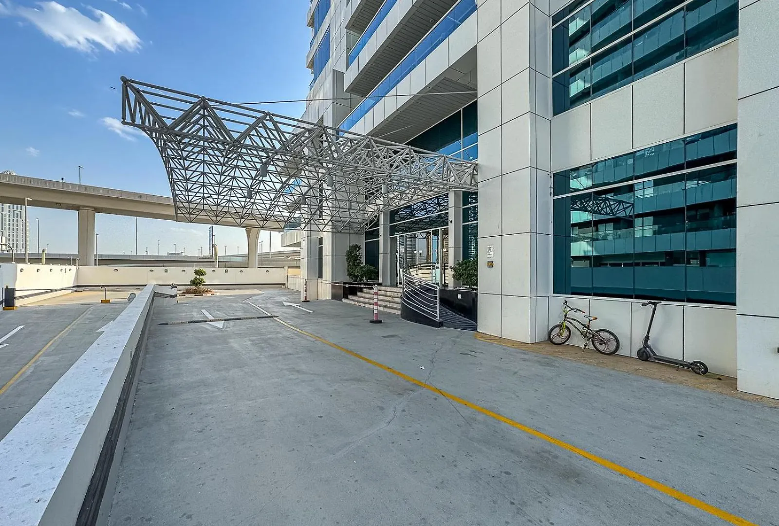 Luxury 2Br Apt With Waterfront Views Dubai United Arab Emirates