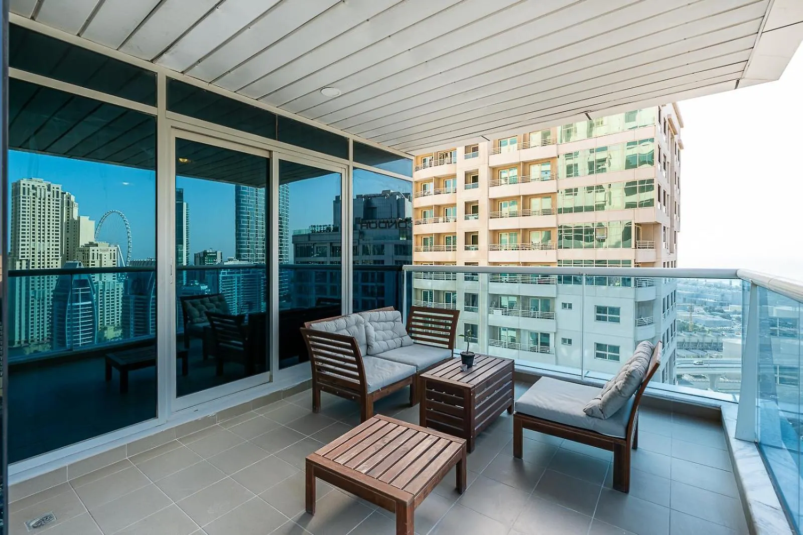 Luxury 2Br Apt With Waterfront Views Dubai