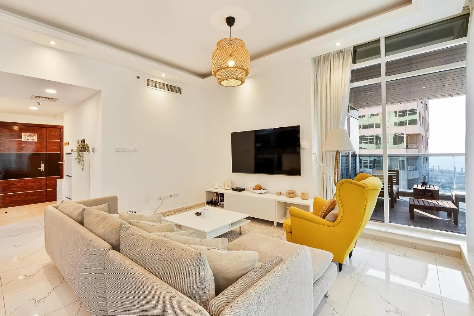 Luxury 2Br Apt With Waterfront Views Dubai
