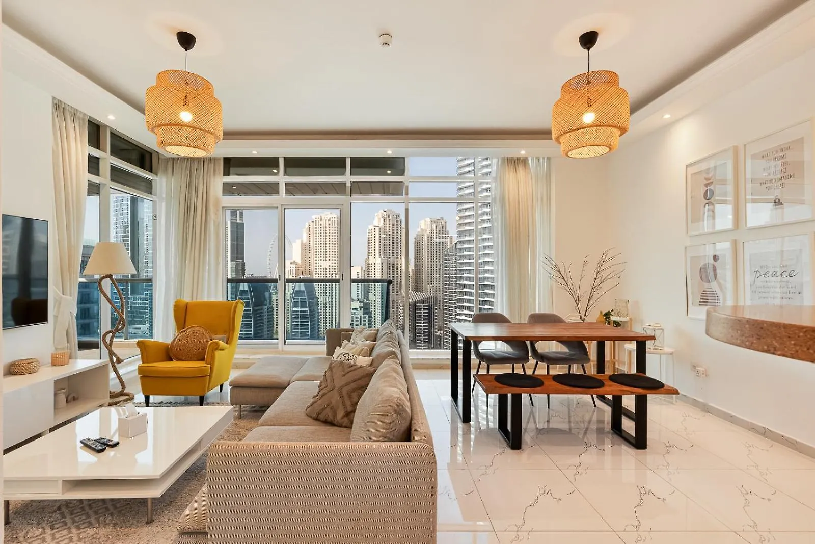 Luxury 2Br Apt With Waterfront Views Dubai Apartment